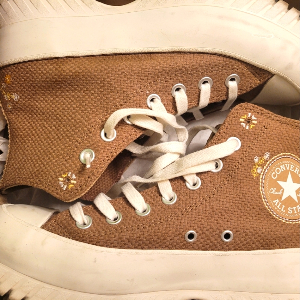 Converse Lug Sole Women's 9/Men's 7